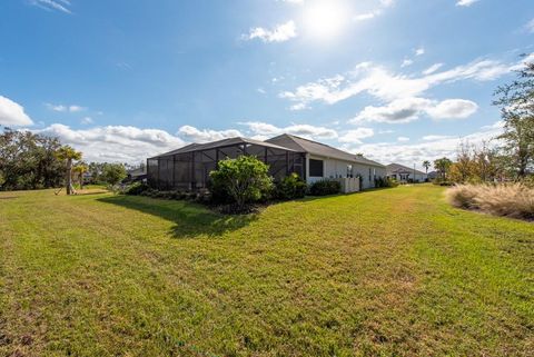 A home in PALMETTO