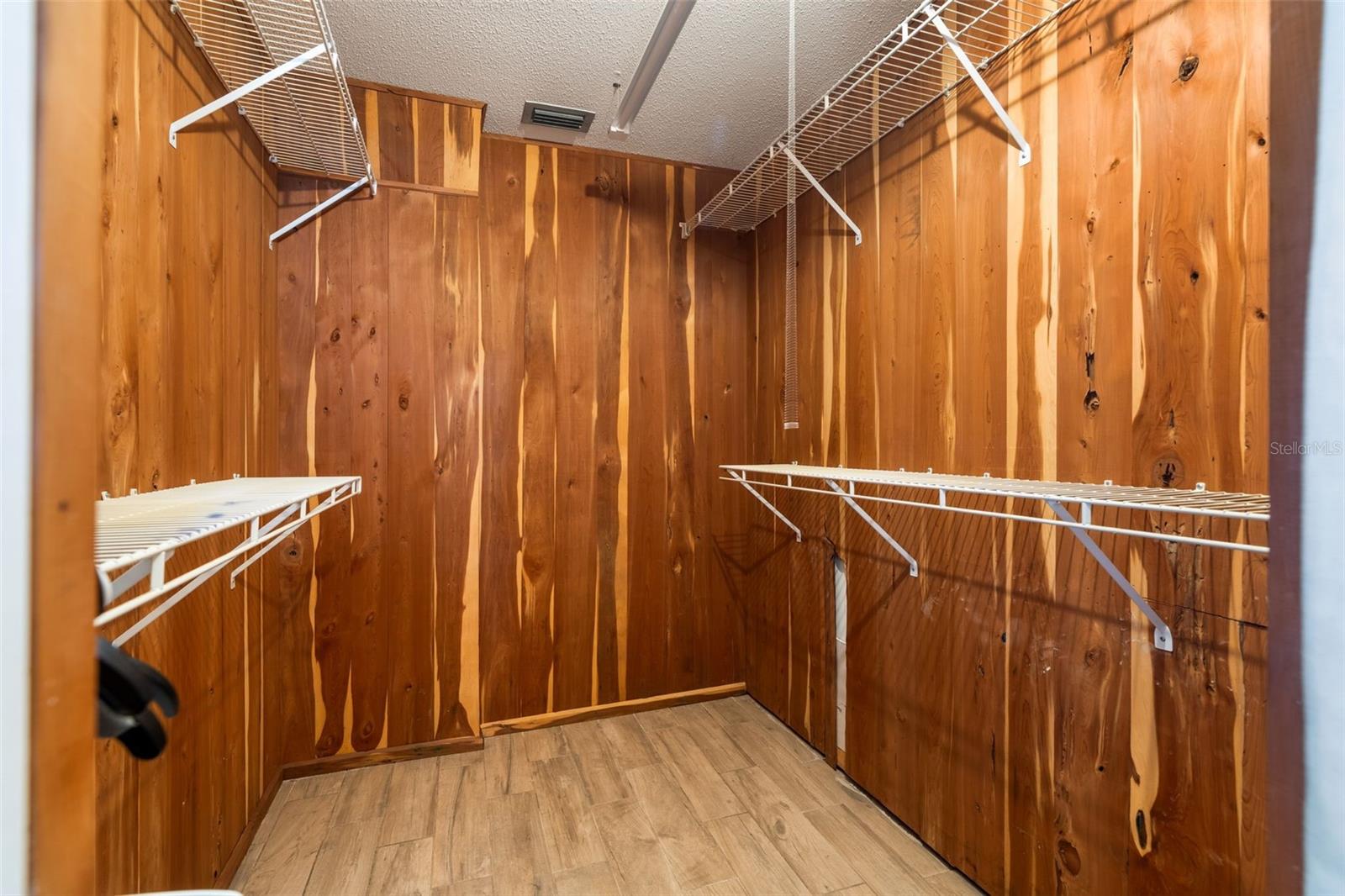 SNUG HARBOR UNREC SUB - Residential