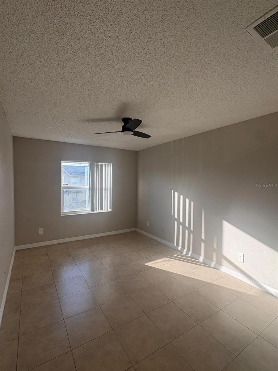 HAWTHORNE VILLAGE - Residential Lease