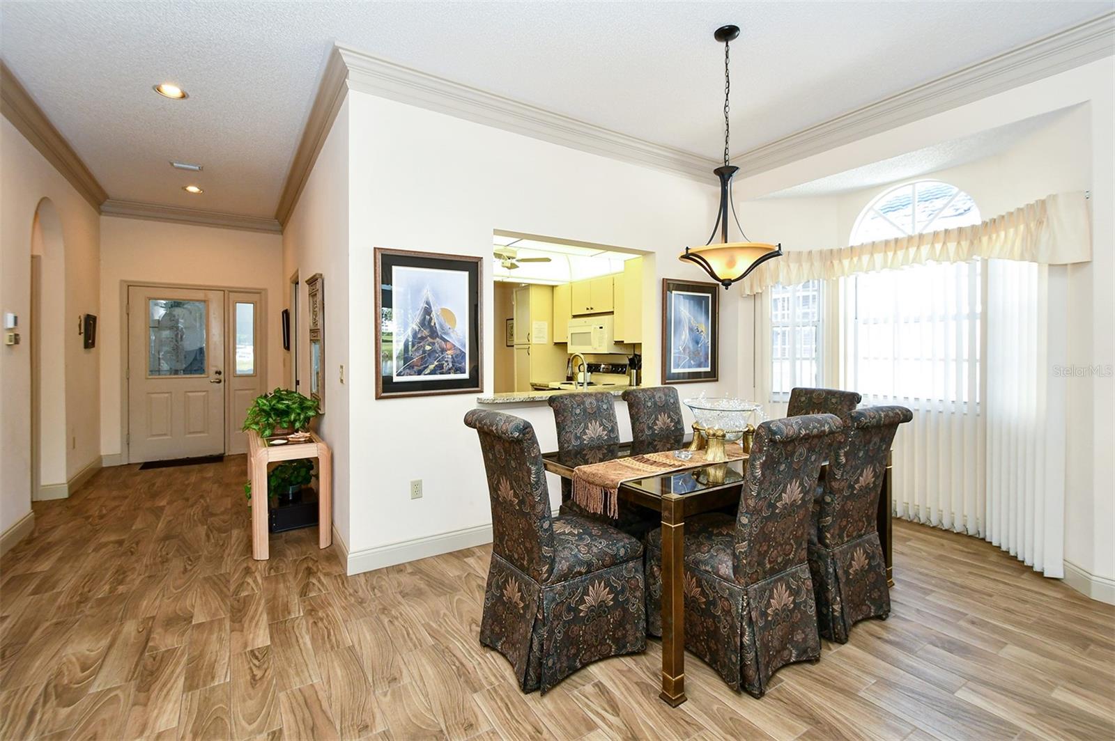 LONG COMMON - Residential Lease