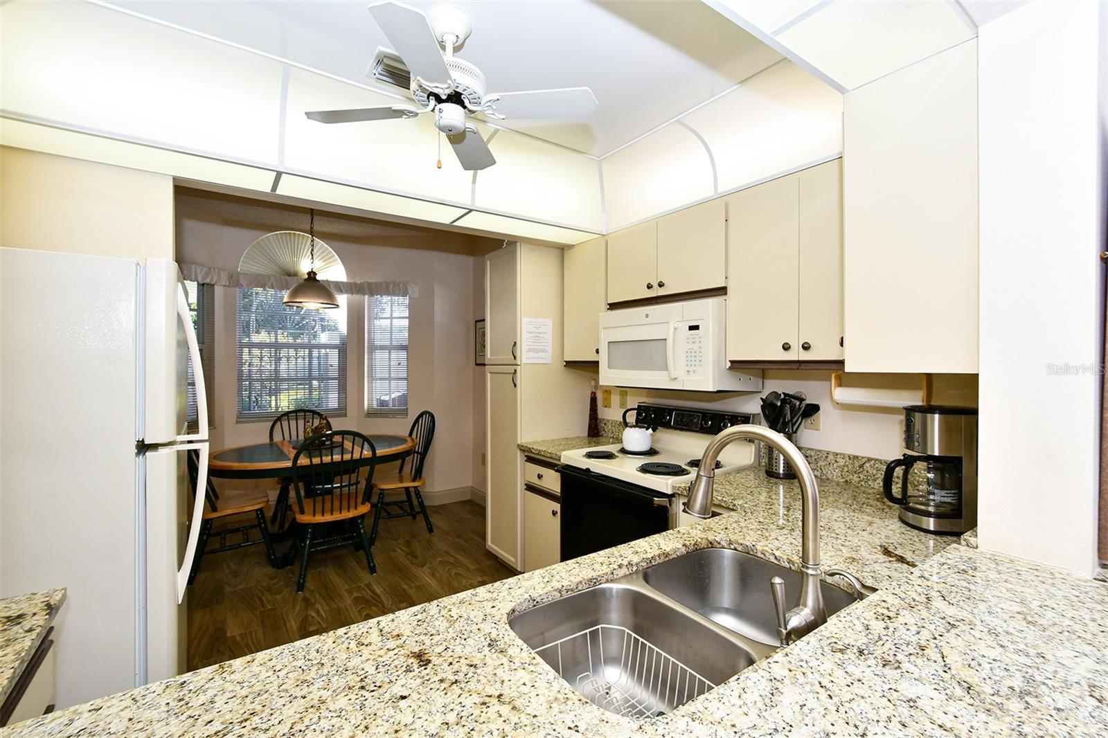 LONG COMMON - Residential Lease