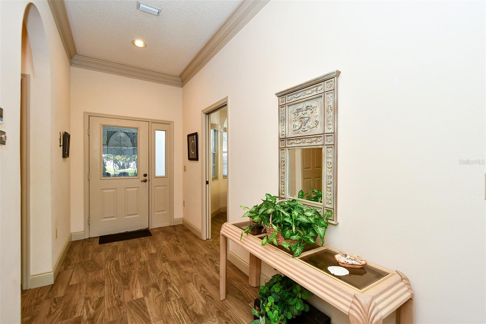 LONG COMMON - Residential Lease