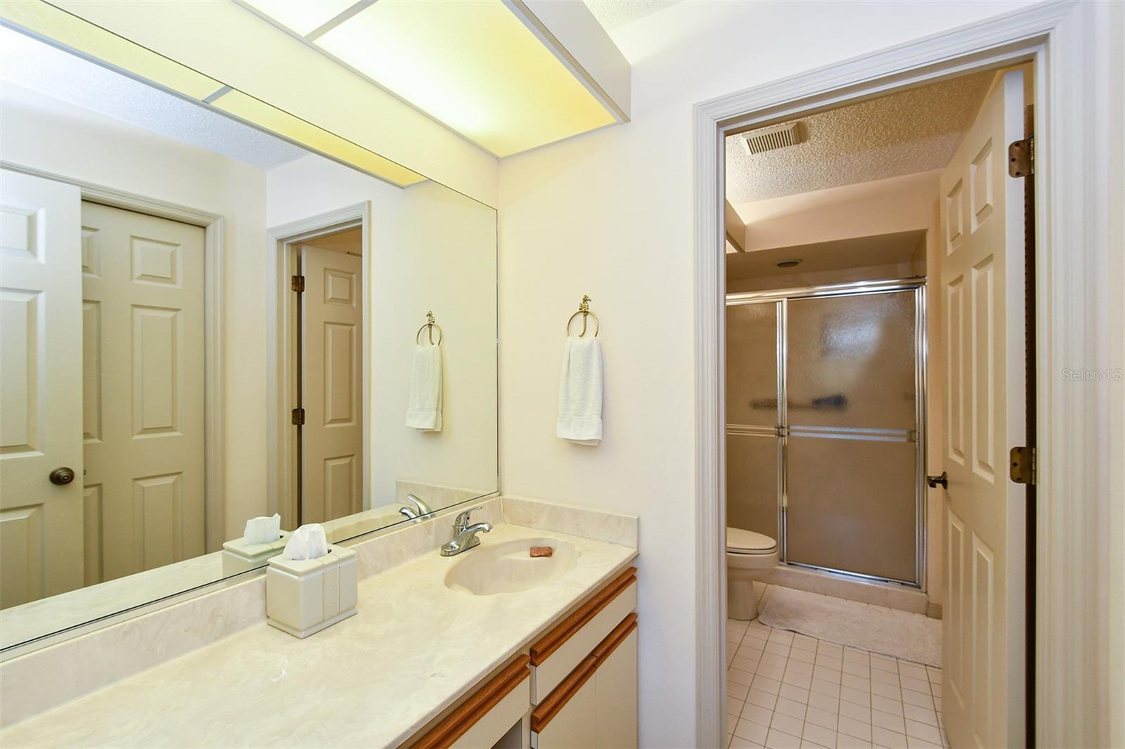 LONG COMMON - Residential Lease