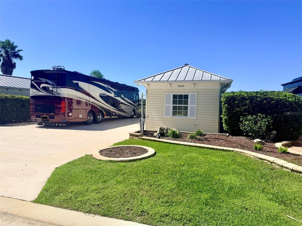 Photo of 9500 SE 49th Terrace, Webster, FL 33597 (MLS # G5119153)
