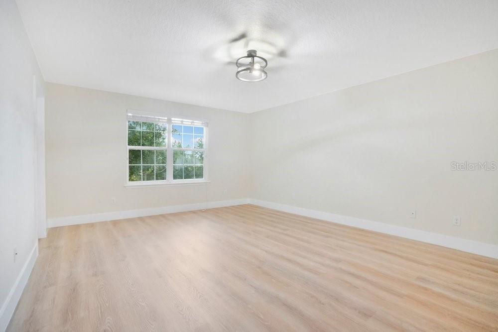 PRESTON SQUARE - Residential