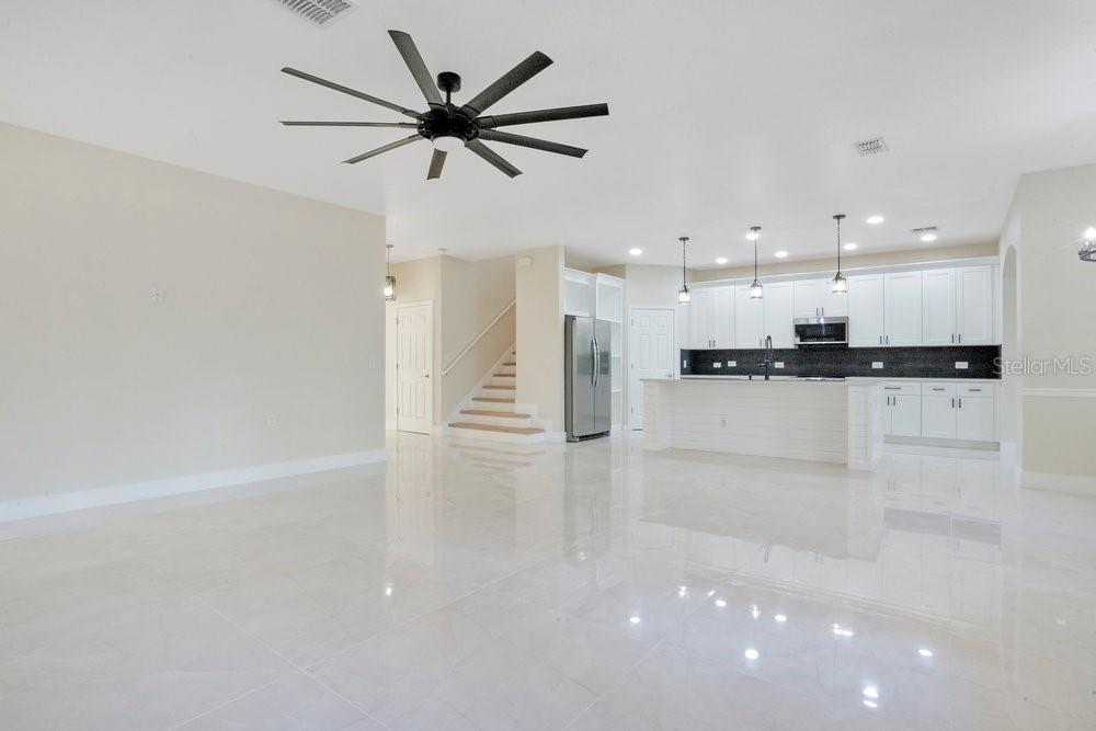 PRESTON SQUARE - Residential
