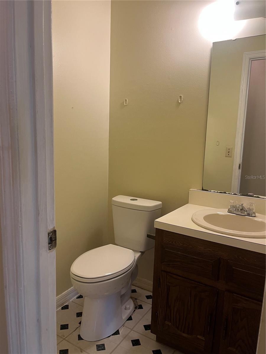 LAKE FRANKLIN PARK UN 3 - Residential Lease