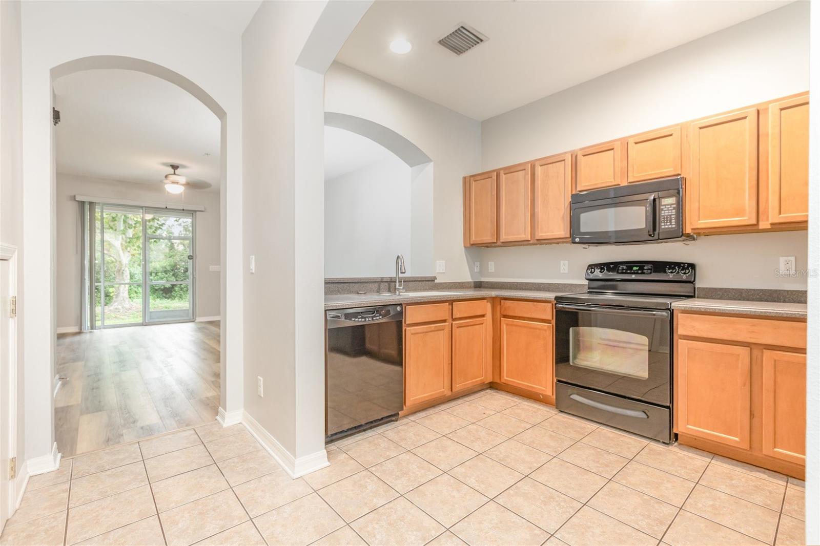 BRADFORD MANOR TWNHMS REP - Residential