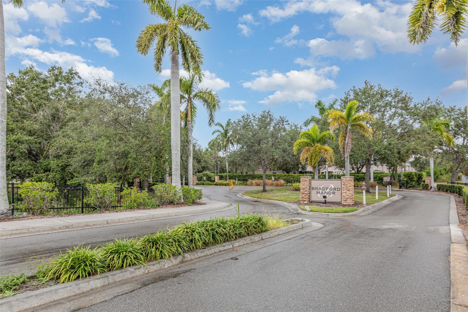 BRADFORD MANOR TWNHMS REP - Residential