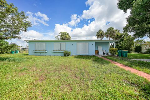 Photo of 2208 Anne Avenue, Port Charlotte, FL 33952 (MLS # D6143359)