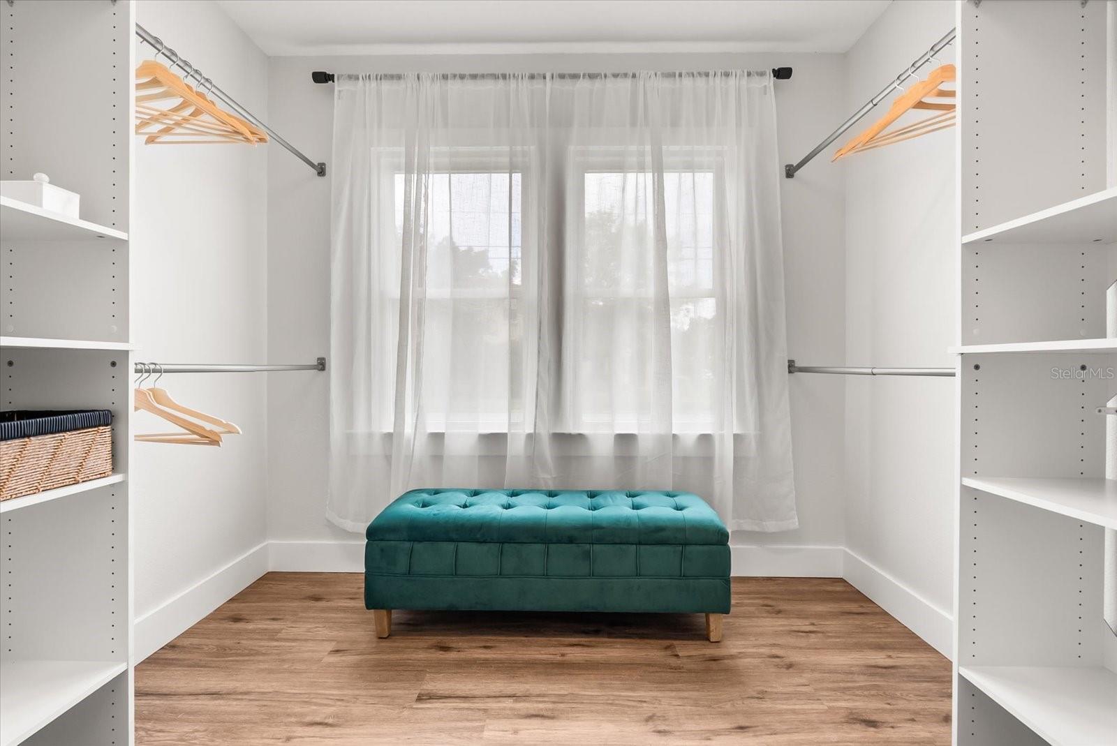 EDGEWATER MANOR - Residential