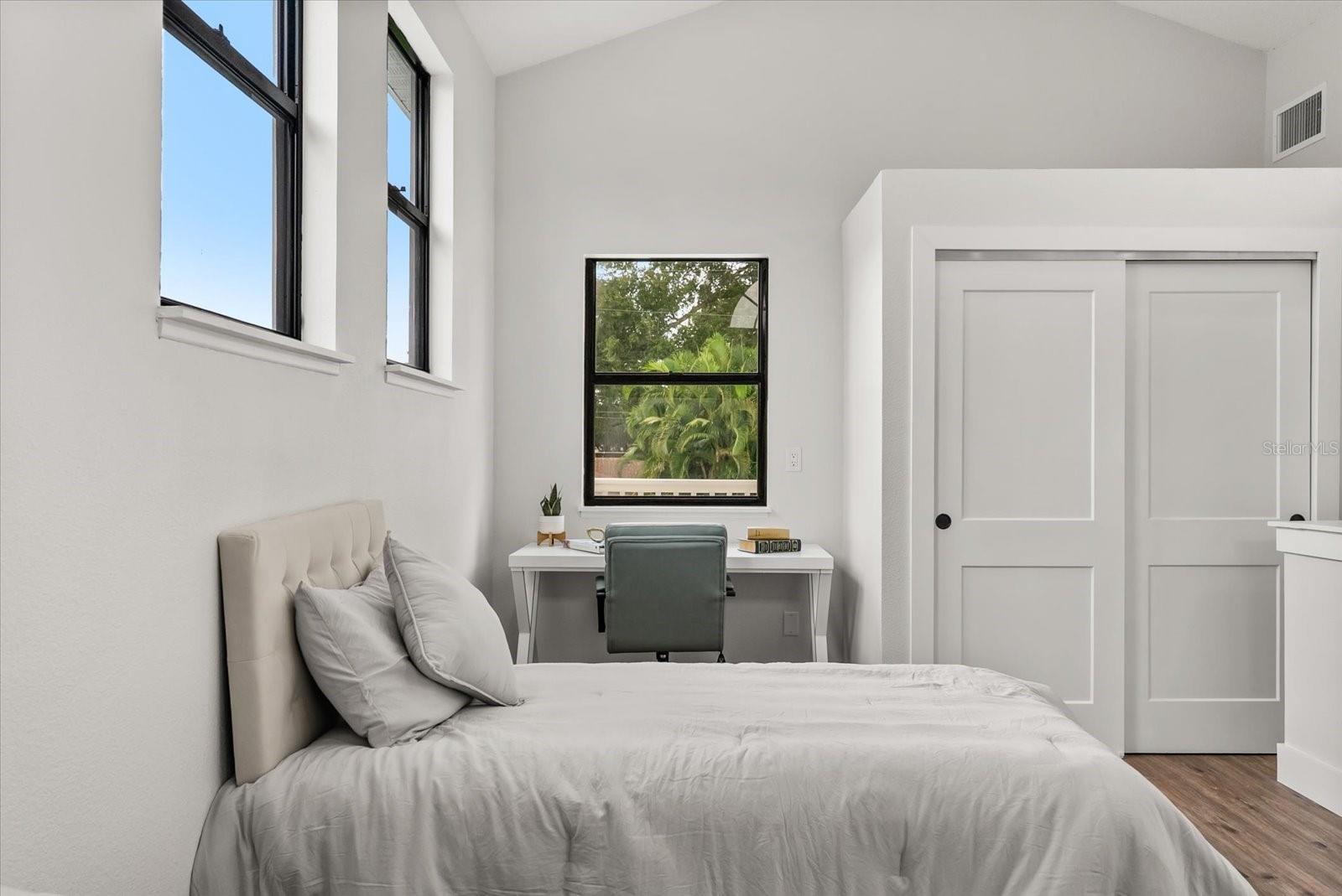 EDGEWATER MANOR - Residential