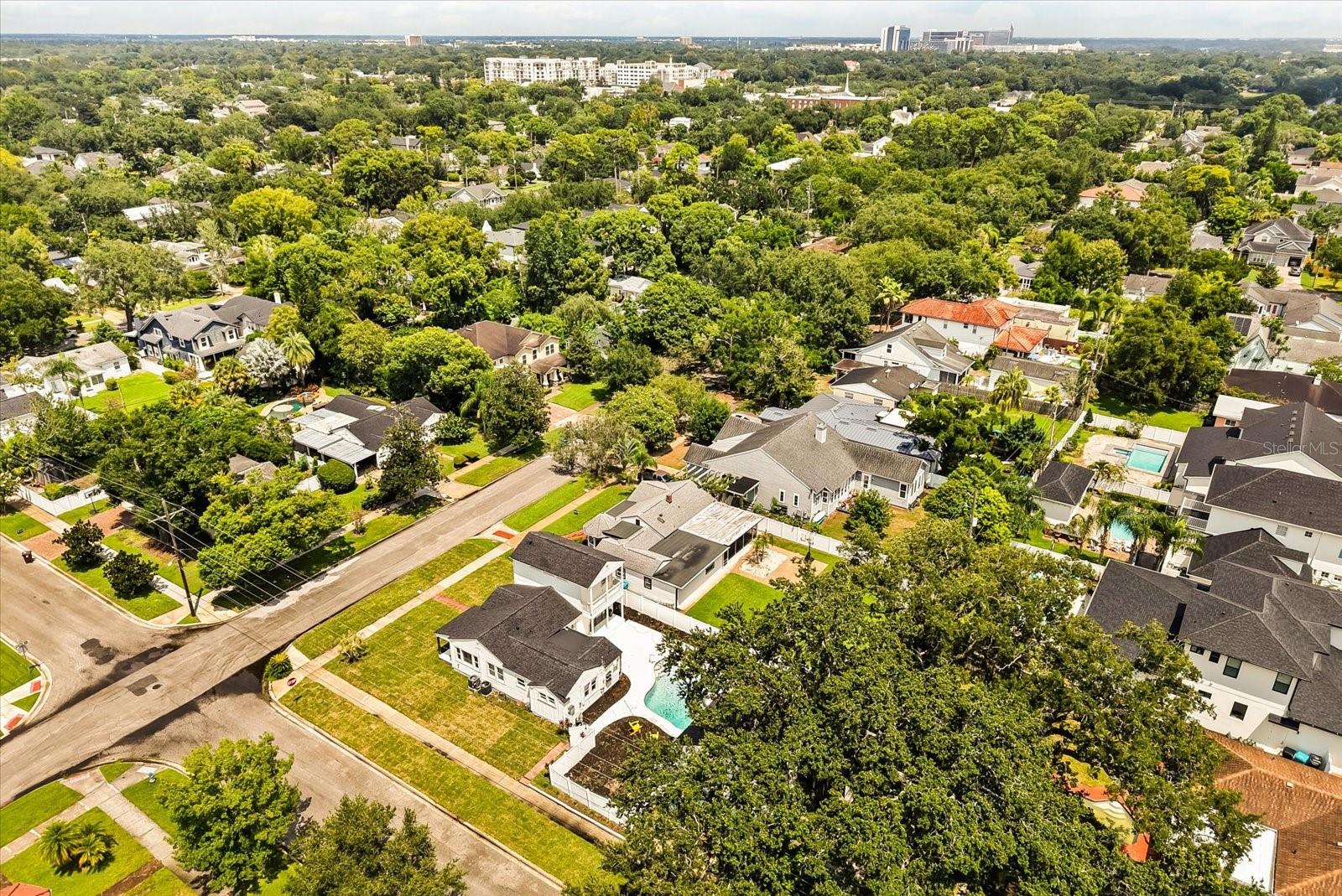 EDGEWATER MANOR - Residential