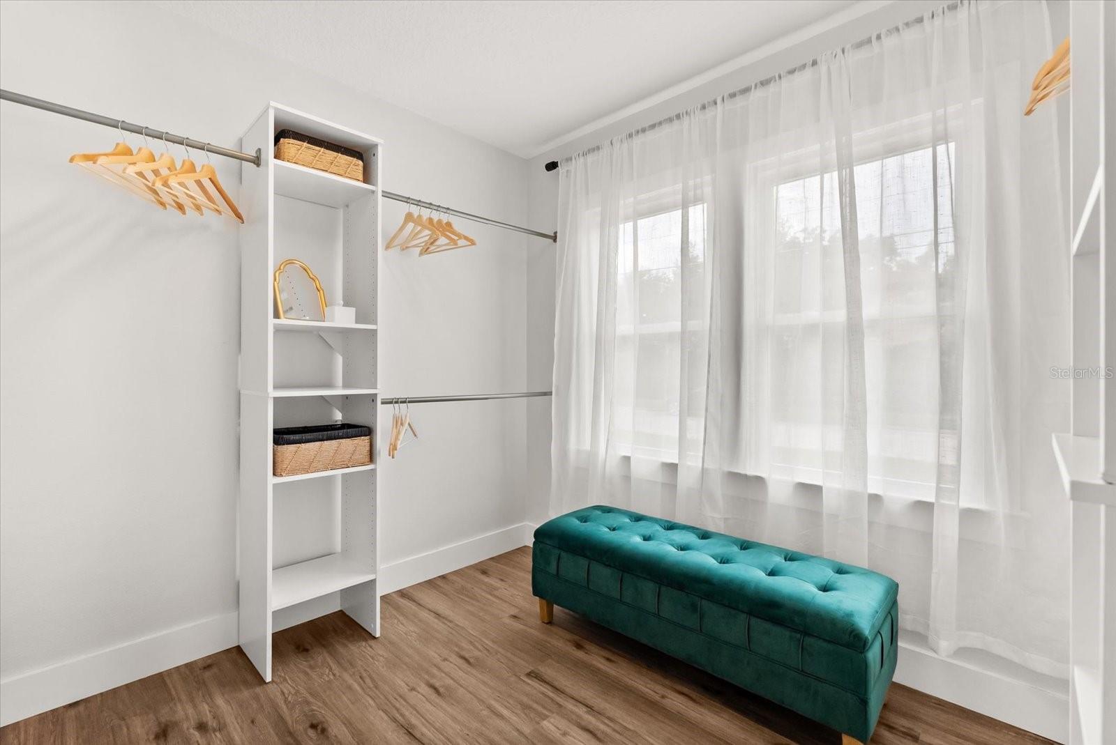 EDGEWATER MANOR - Residential