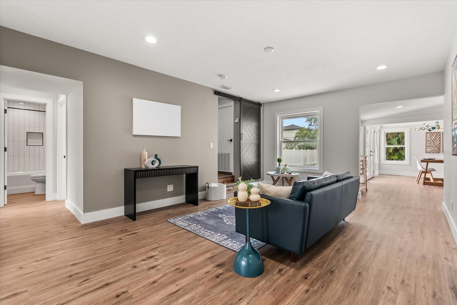 1112 W NEW HAMPSHIRE STREET