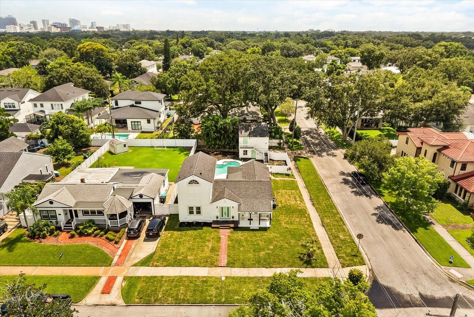 EDGEWATER MANOR - Residential