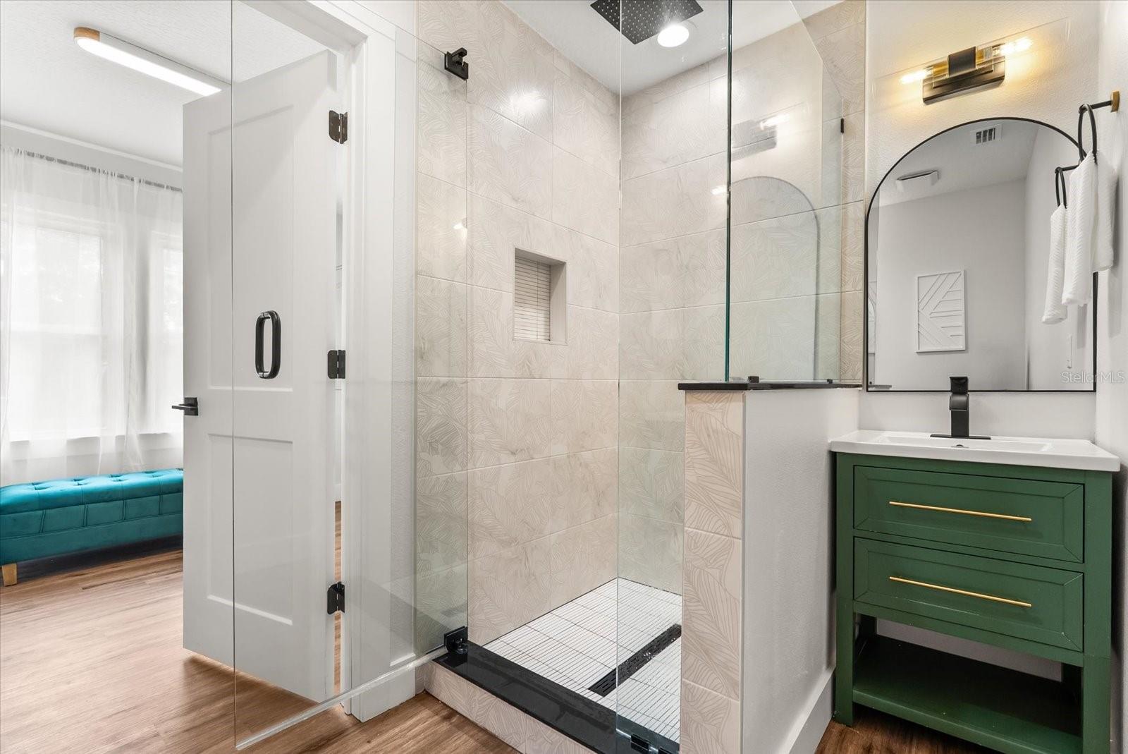 EDGEWATER MANOR - Residential