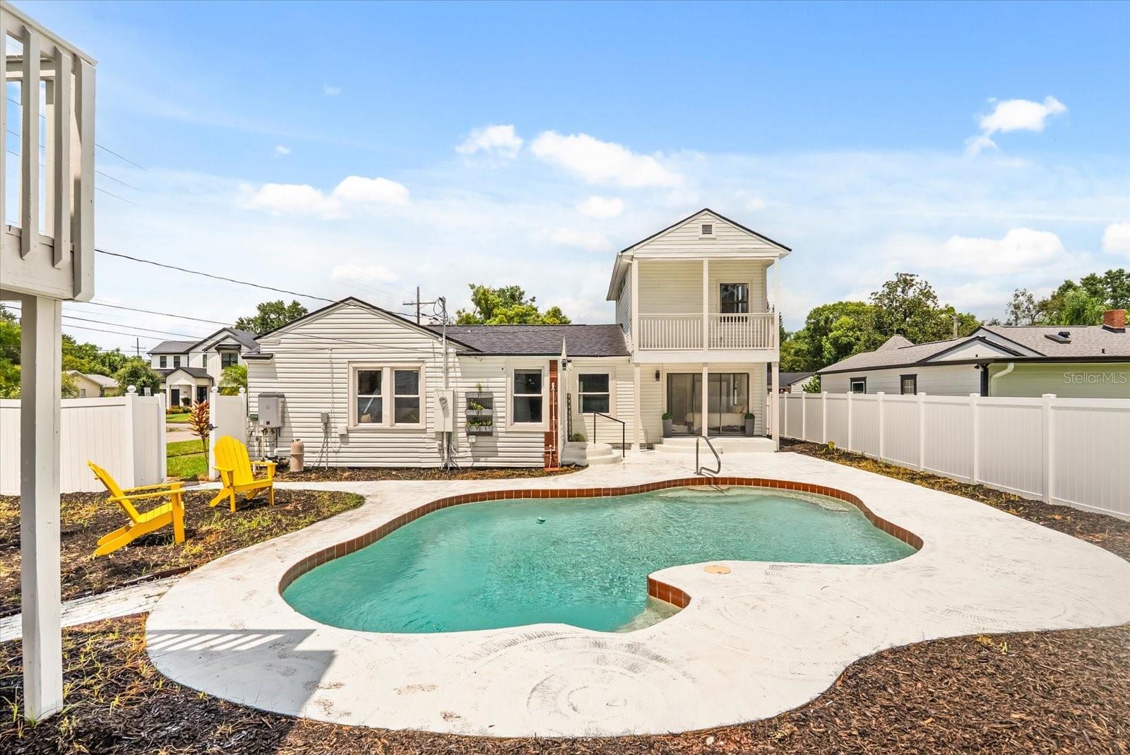 EDGEWATER MANOR - Residential