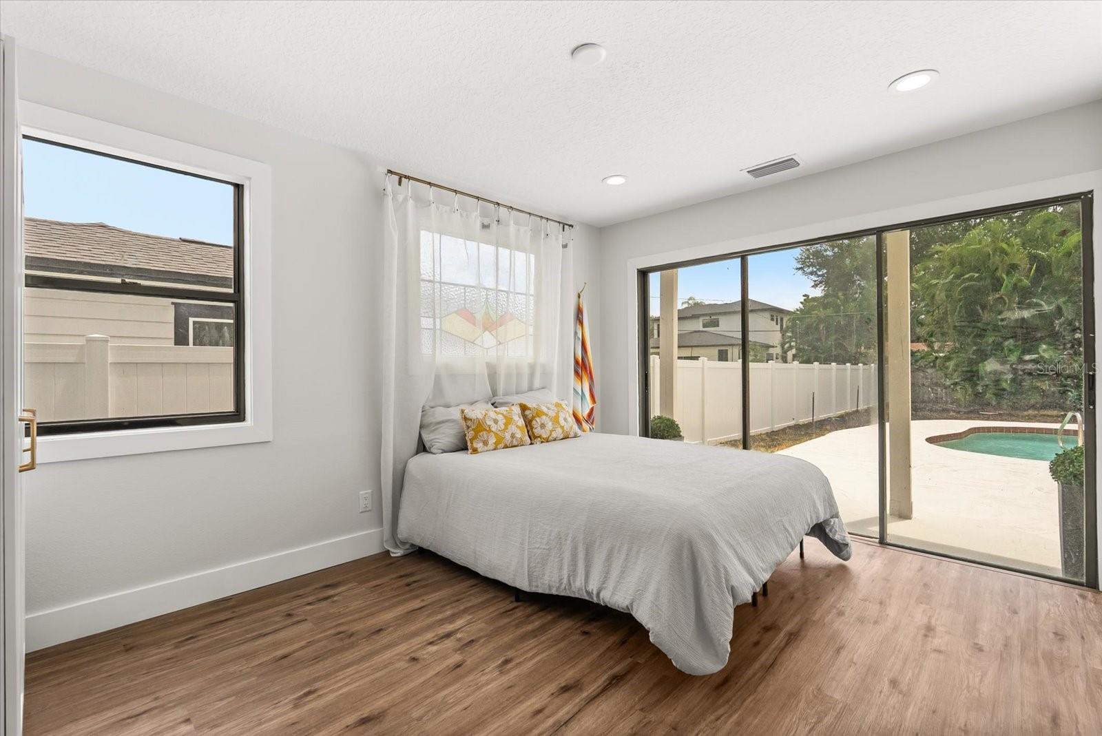 EDGEWATER MANOR - Residential