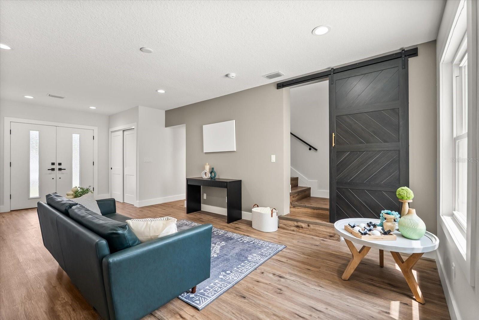 EDGEWATER MANOR - Residential