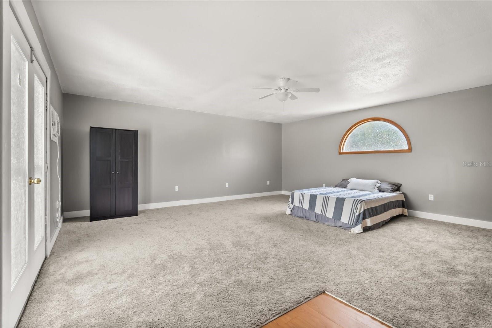 EDGEWATER MANOR - Residential