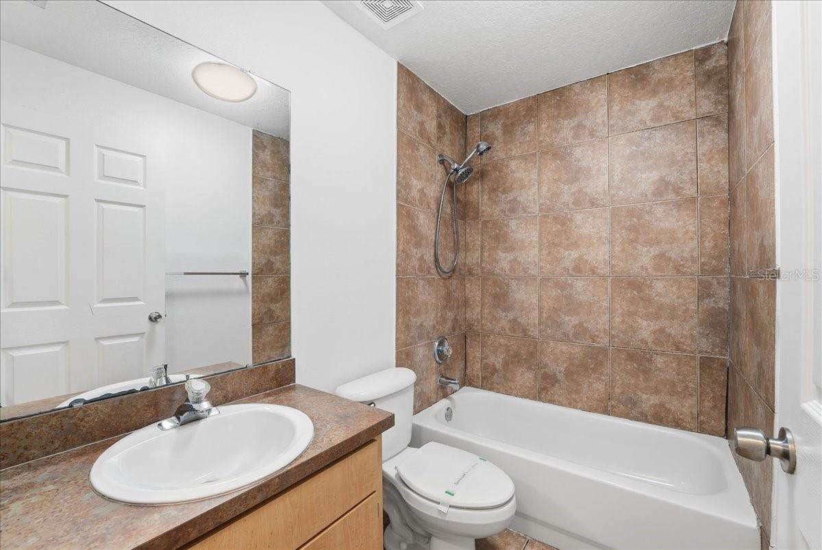 OAK HILL VILLAS PH 1 REP - Residential Lease