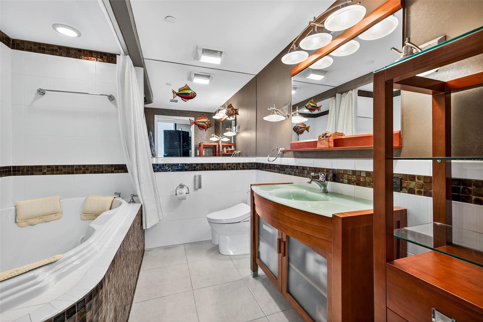 BAYFRONT TOWER CONDO - Residential