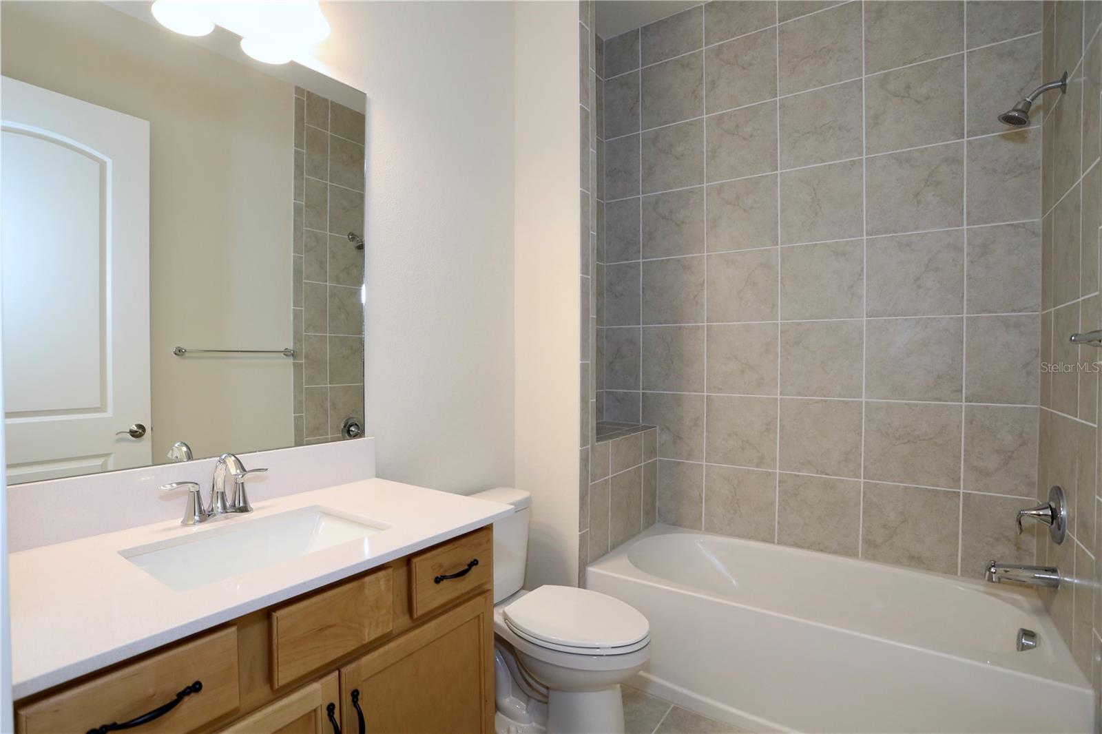 TWIN LAKES PH 8 - Residential