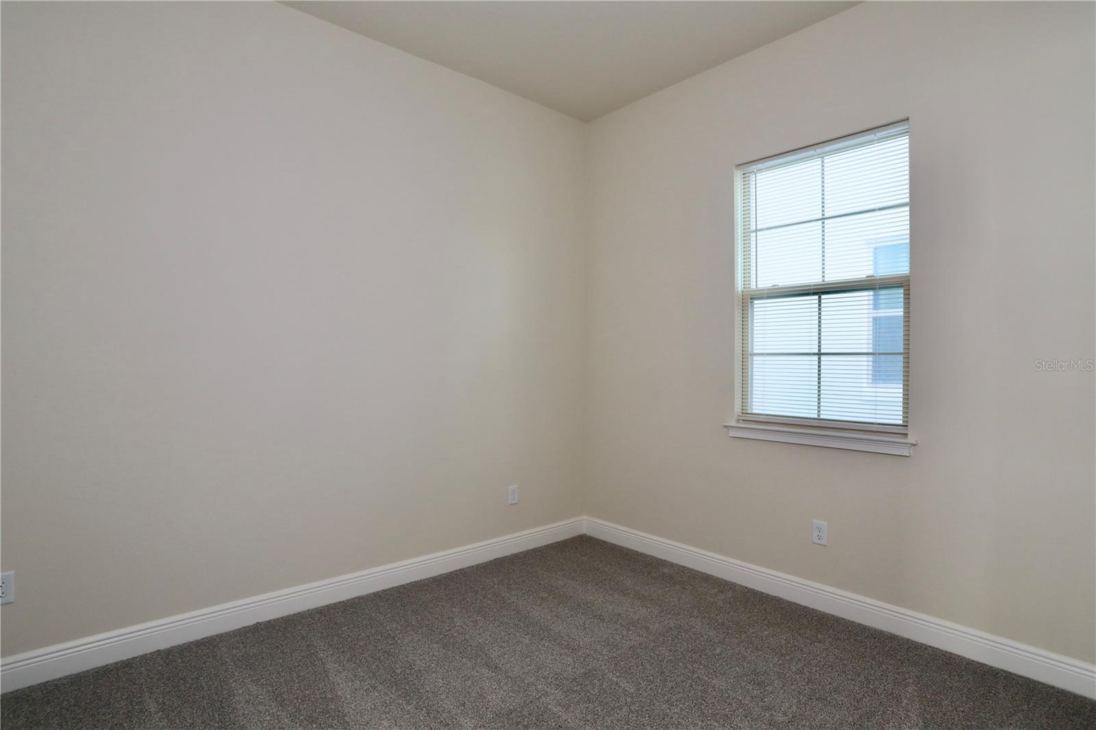 TWIN LAKES PH 8 - Residential
