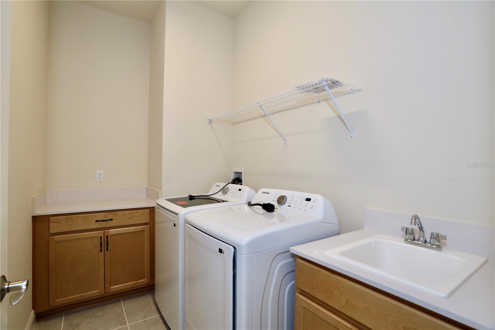 TWIN LAKES PH 8 - Residential