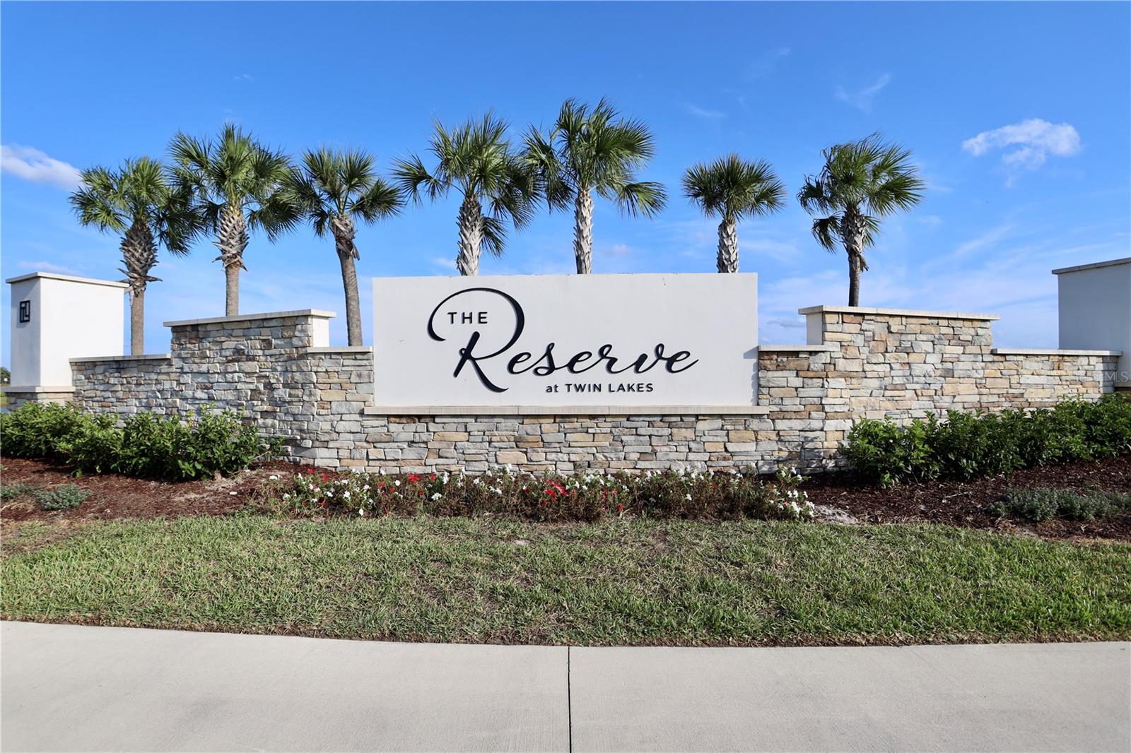 TWIN LAKES PH 8 - Residential