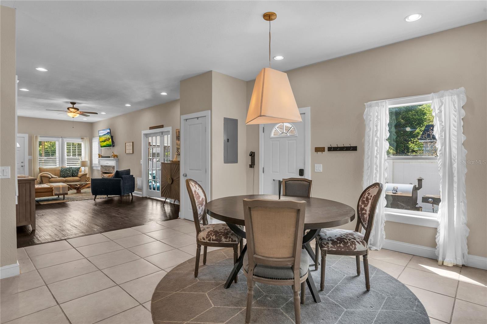 2414 NEWBERRY STREET