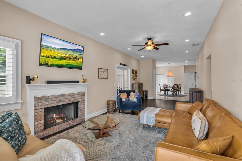 Photo of 2414 Newberry Street, Orlando, FL 32806 (MLS # O6393005)