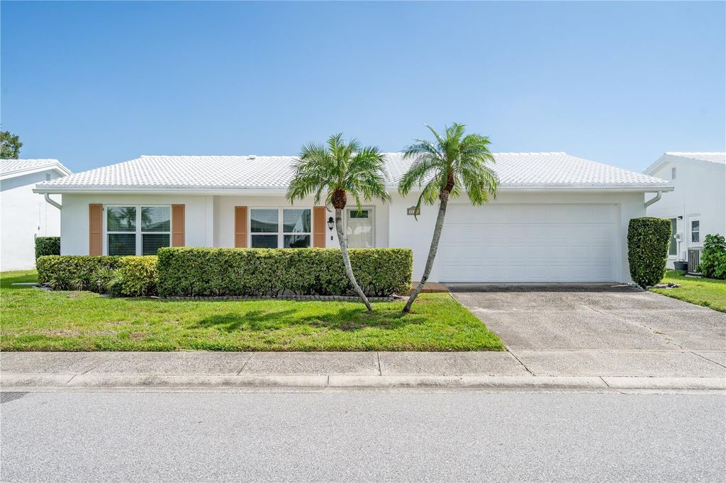 Photo of 9221 40th Way N #5, Pinellas Park, FL 33782 (MLS # OM711806)