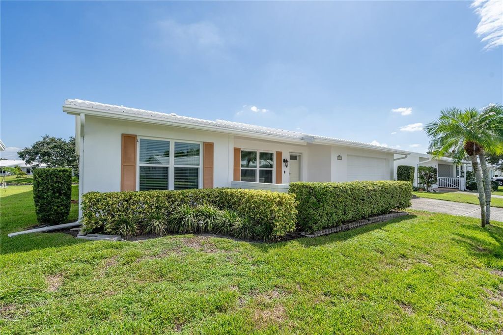Photo of 9221 40th Way N #5, Pinellas Park, FL 33782 (MLS # OM711806)
