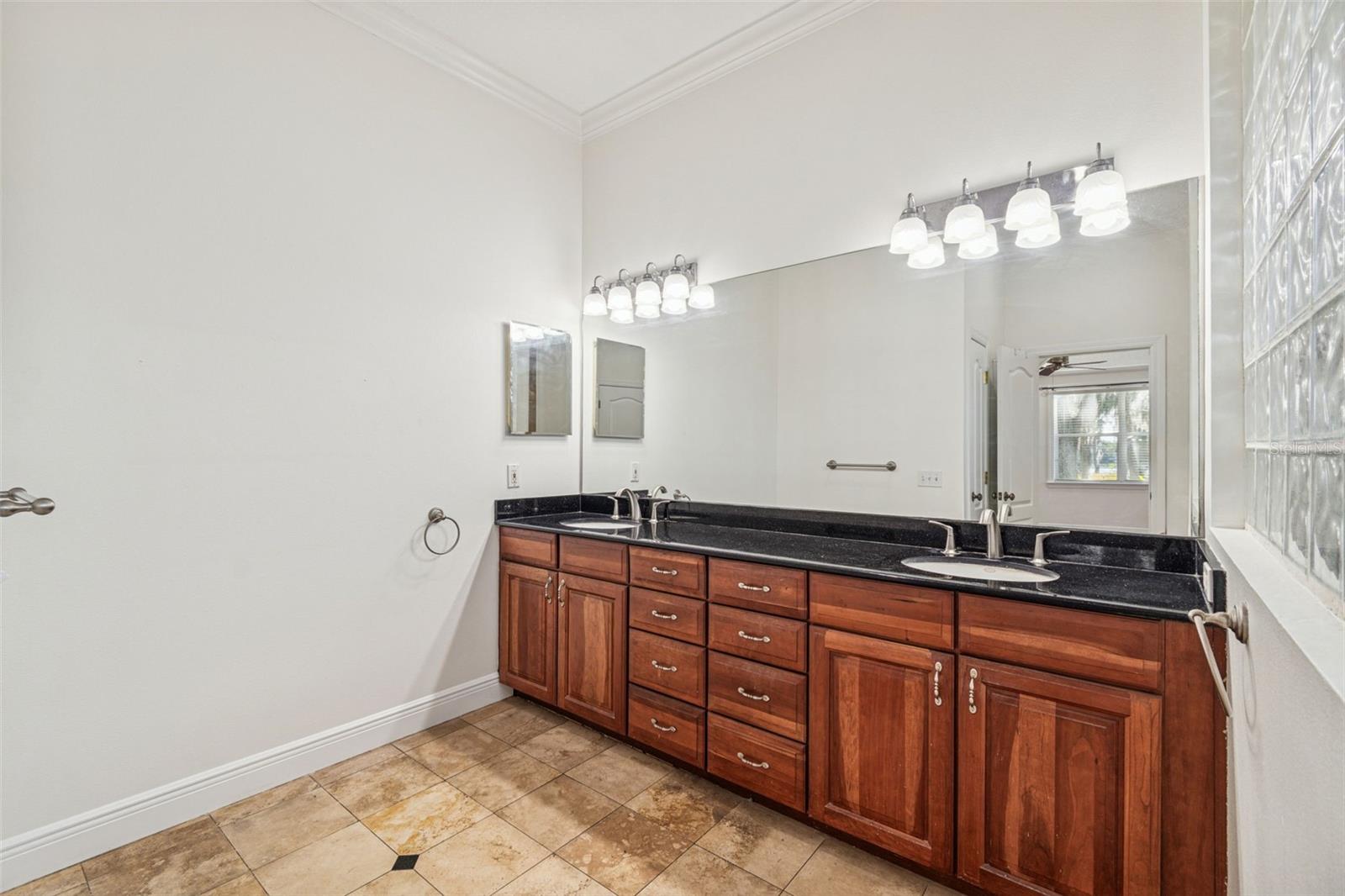 THE NEST - Residential