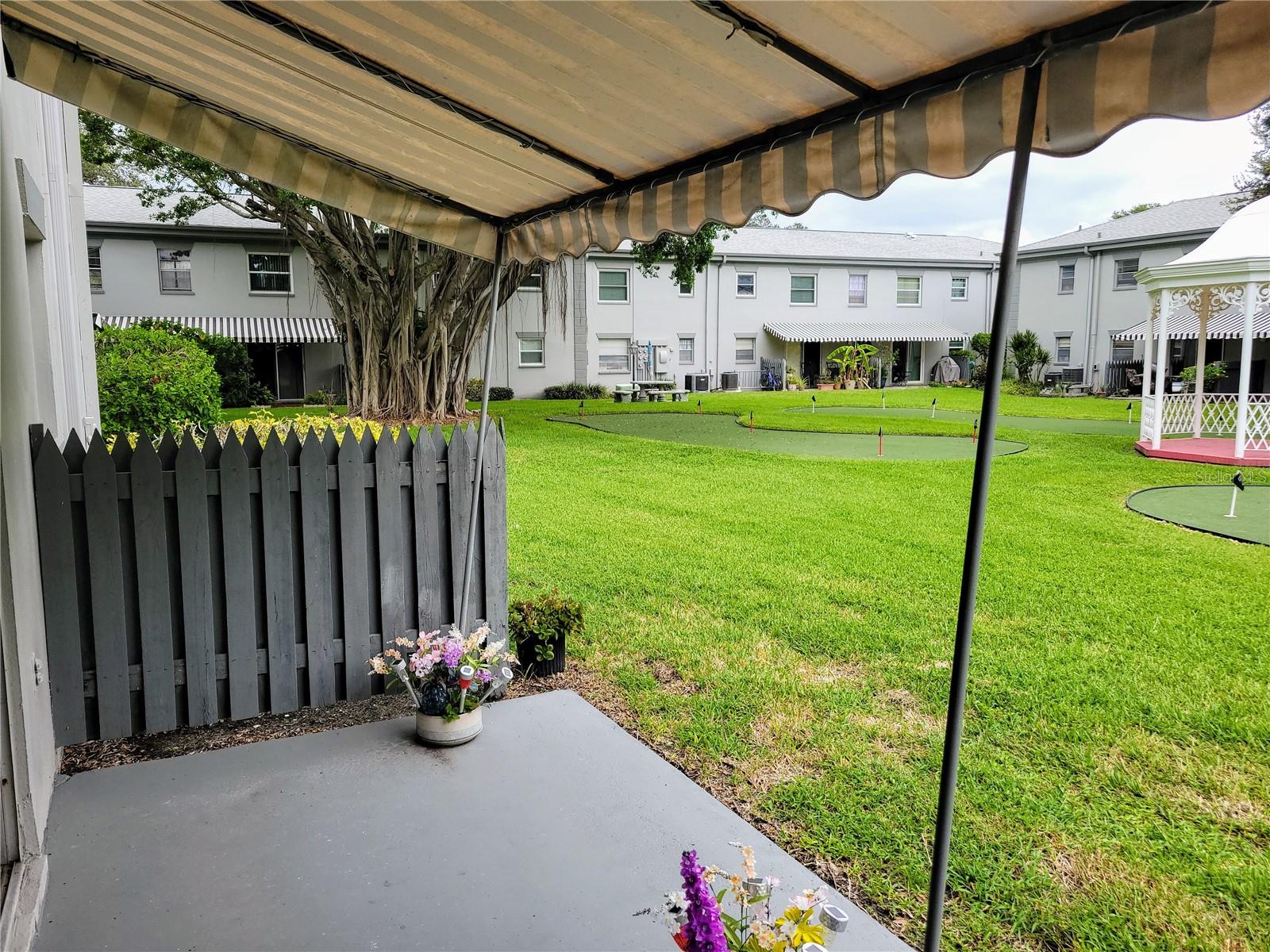 LES CHATEAUX CONDO - Residential