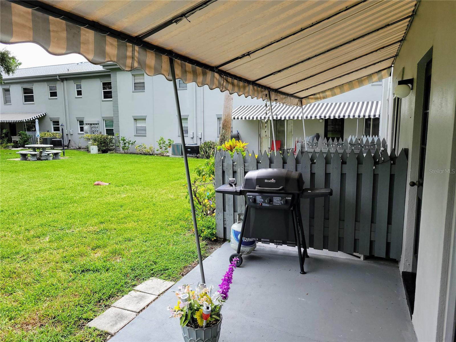 LES CHATEAUX CONDO - Residential