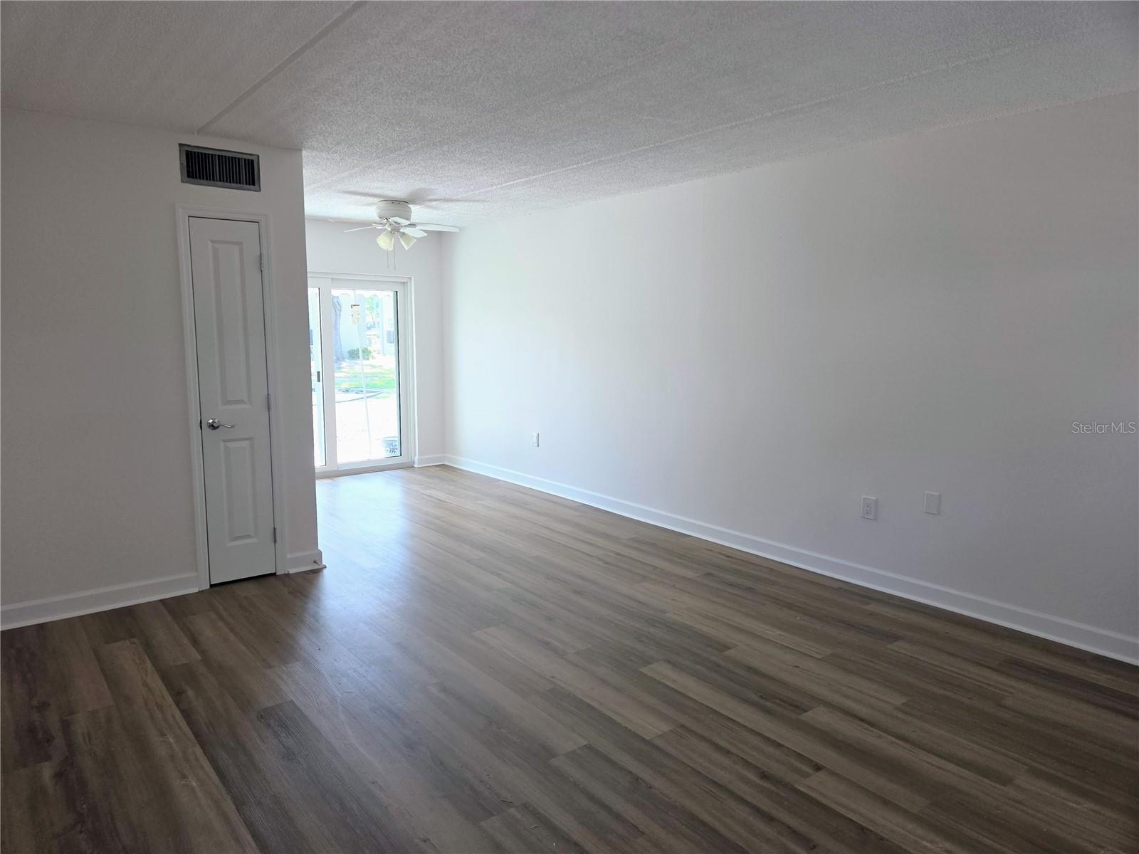 LES CHATEAUX CONDO - Residential