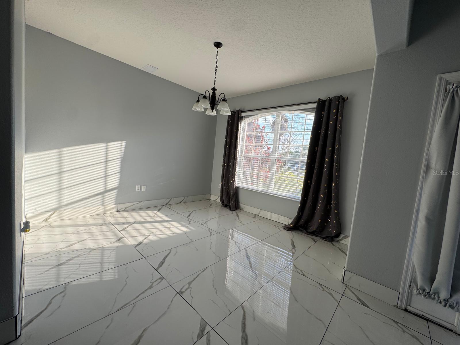 PARKSTONE UNIT 3 - Residential Lease