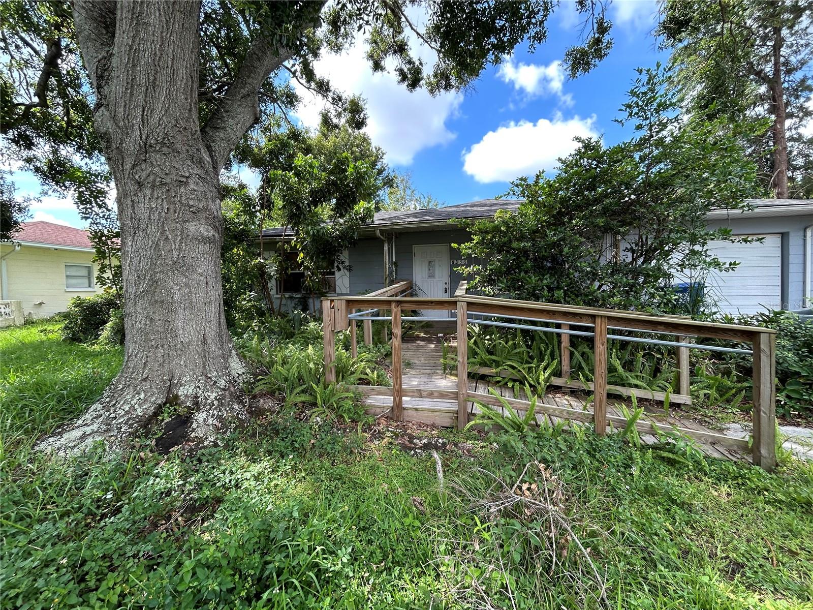 Short Sale. Third Party Approval Required / The possibilities are there - 2 bedroom, 1 bath, 1 car garage. This home needs some TLC. Come view today to see your visions of your next dream home. Buyer is responsible for $750 upfront court / filing fee and costs for probate (which is non-refundable) and a total of 3% Probate fee (based on final bank price}. There is also a Short Sale negotiating fee of $1200 due at closing. These fees are in addition to the offer price; Buyer will be responsible to dispose any items remaining in property. Information deemed reliable but buyer and buyer's agent to verify. Since this is an estate there is no seller's disclosure as attorney has not occupied nor has any knowledge of the property. Nestled in the desirable Disston Heights community, this Diamond in the Rough offers unmatched convenience with top-rated Westgate Elementary School, Tyrone Mall shopping, and Northwest Park all within easy reach. You'll love the prime St. Petersburg location that puts you just 15 minutes from the vibrant downtown scene and the pristine white sand beaches of the Gulf Coast.
This is your chance to own your canvas to begin painting your stunning property in one of St. Pete's most sought-after areas