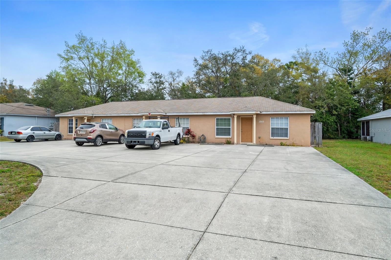 1240 SYLVIA AVENUE