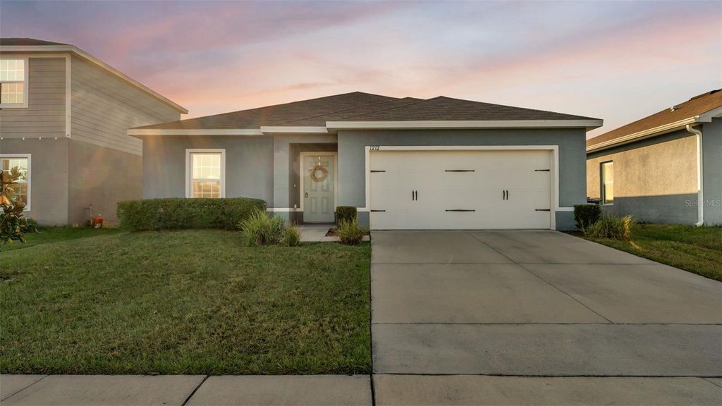 Photo of 1212 Golden Eagle Lane, Winter Haven, FL 33880 (MLS # L4956896)