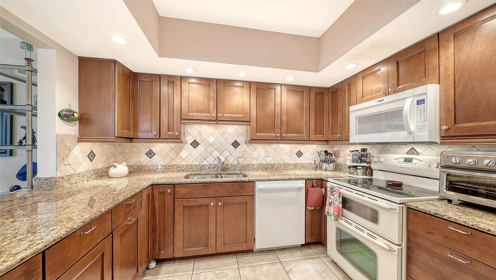 SEAPLACE VI - Residential