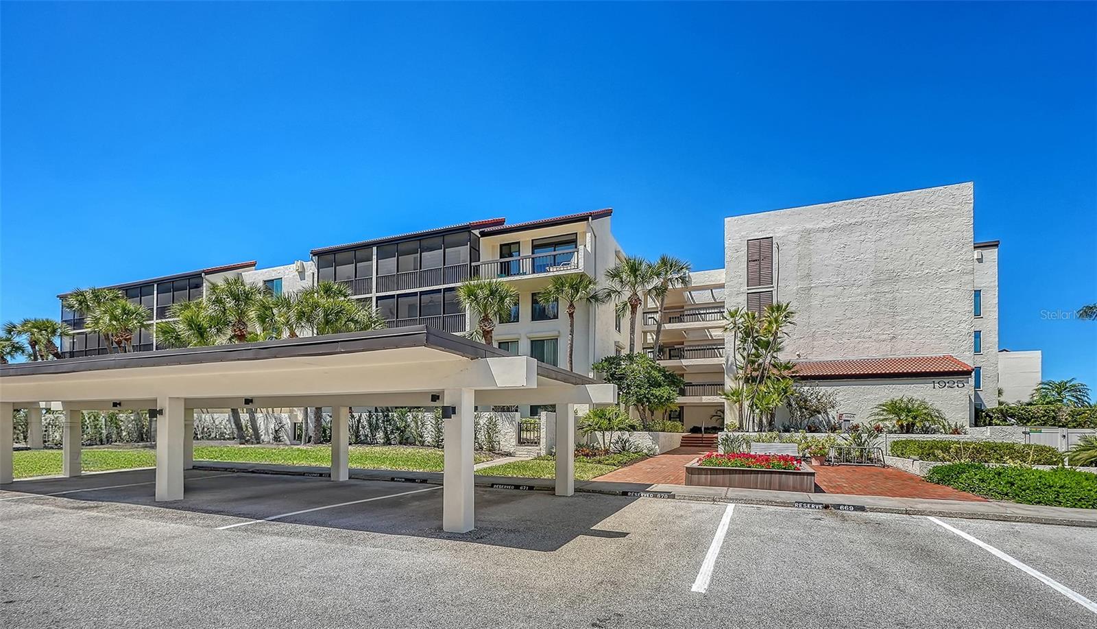 SEAPLACE VI - Residential