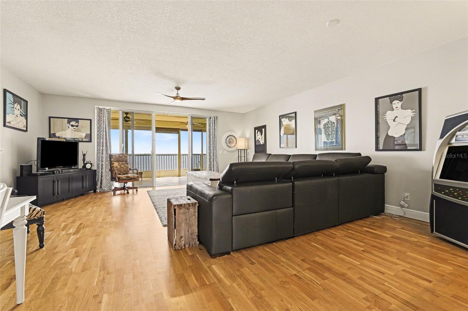 104 RIVERSIDE DRIVE 602