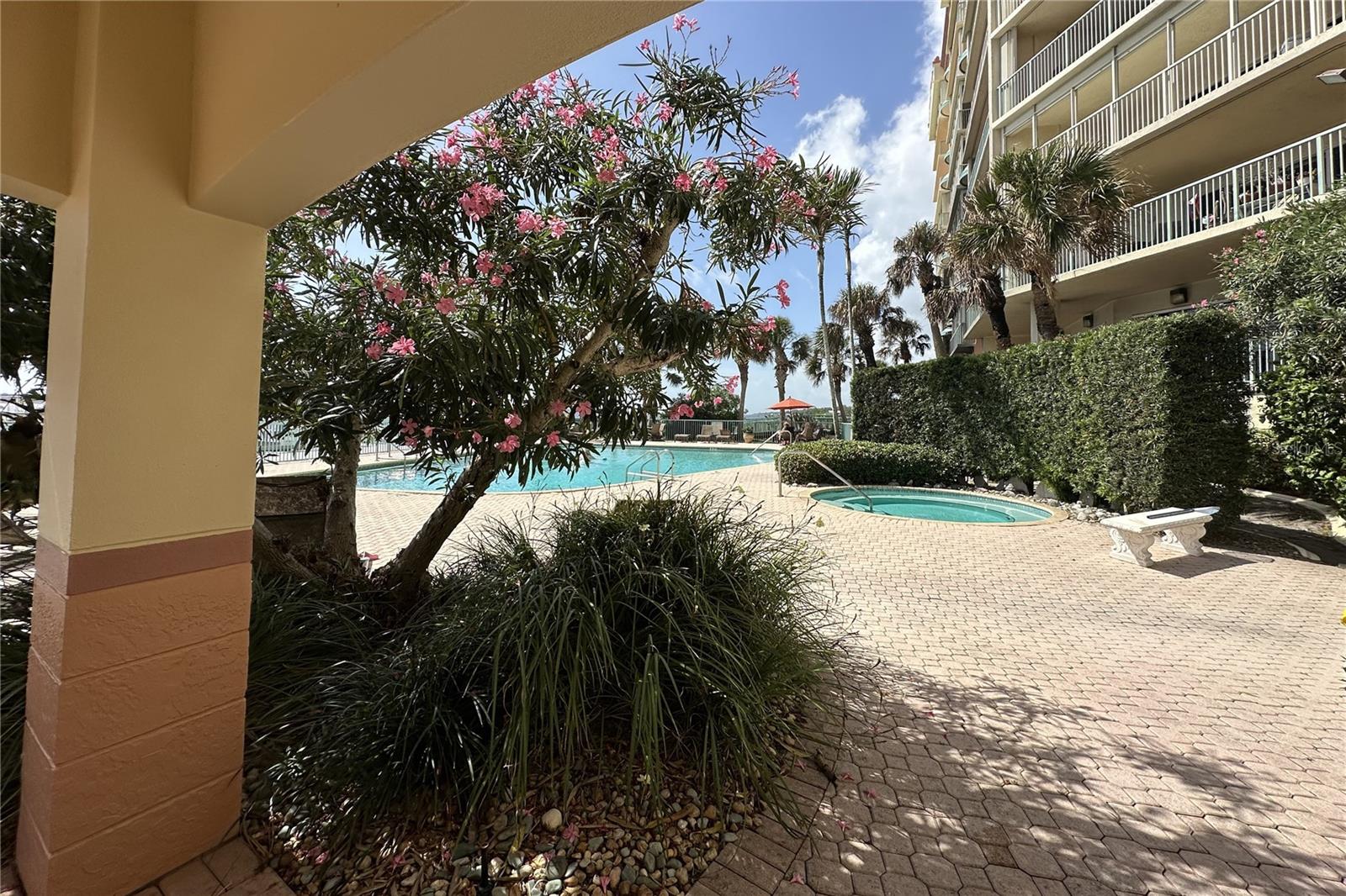 OLEANDER POINTE CONDO PH 02 - Residential