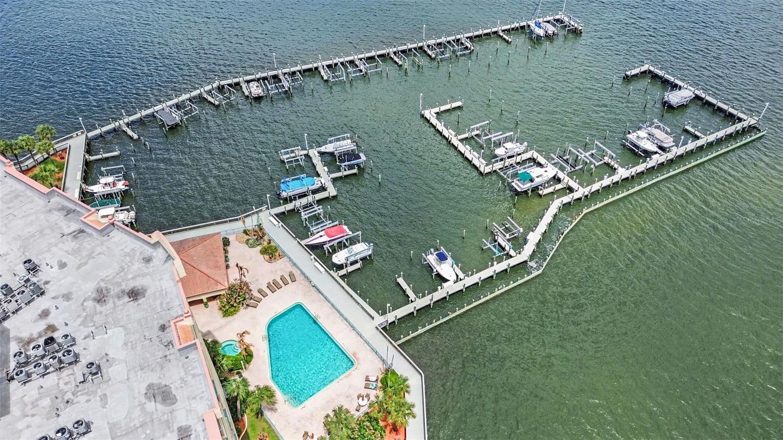 OLEANDER POINTE CONDO PH 02 - Residential