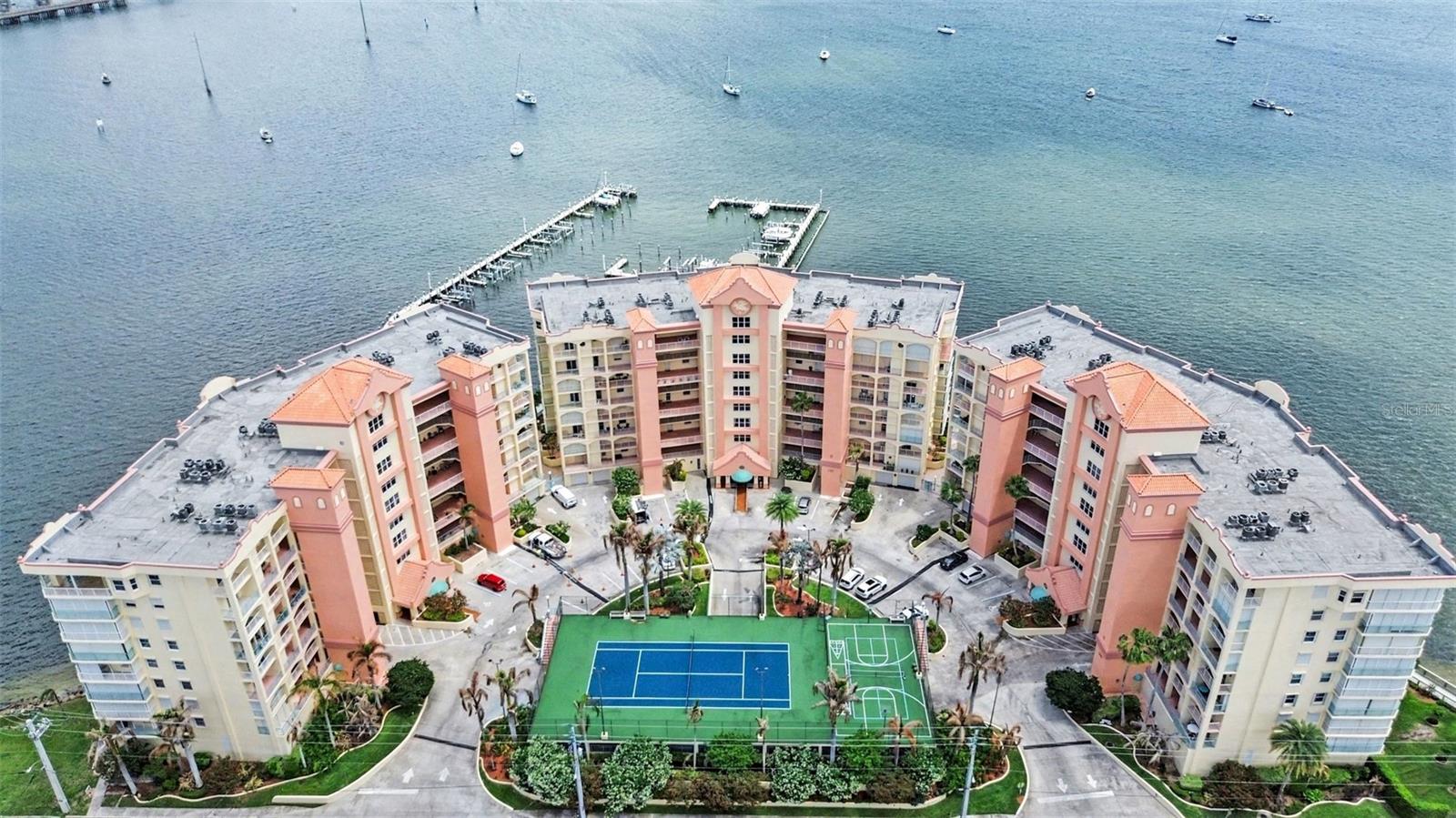 OLEANDER POINTE CONDO PH 02 - Residential