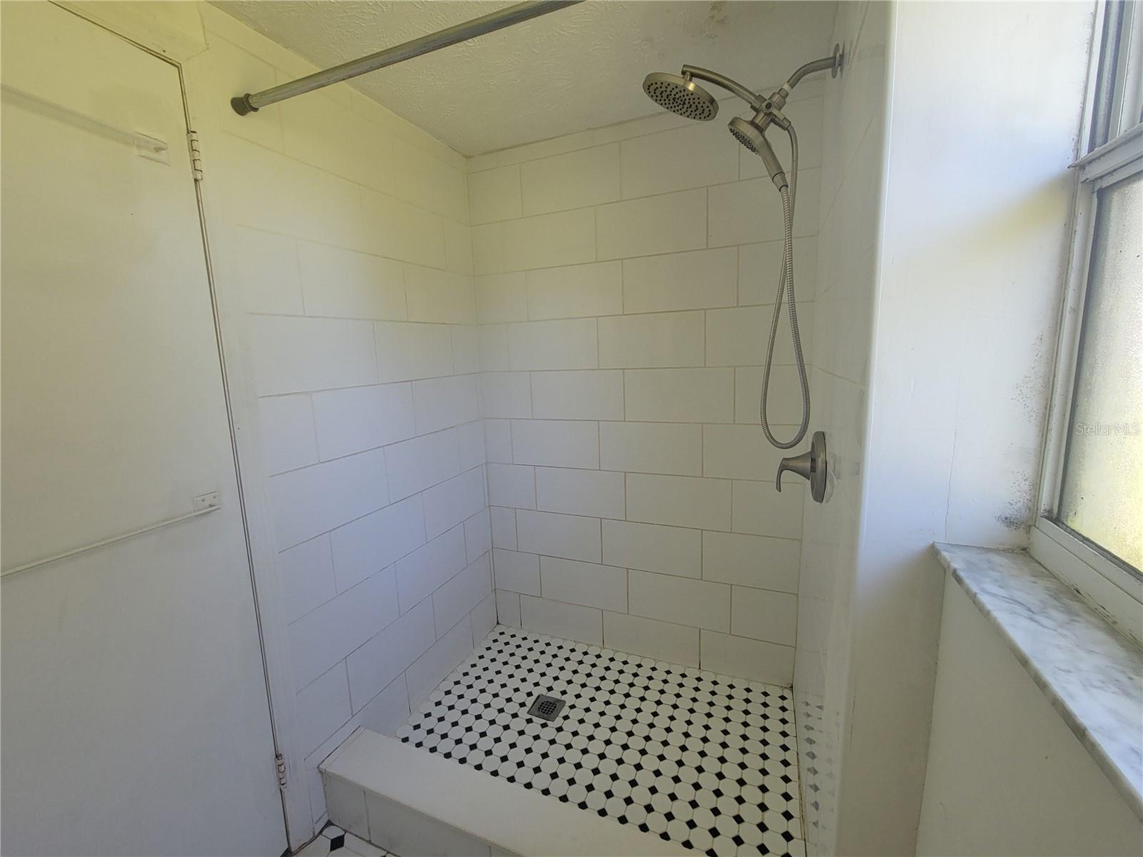 BELL LAKE VISTA - Residential Lease